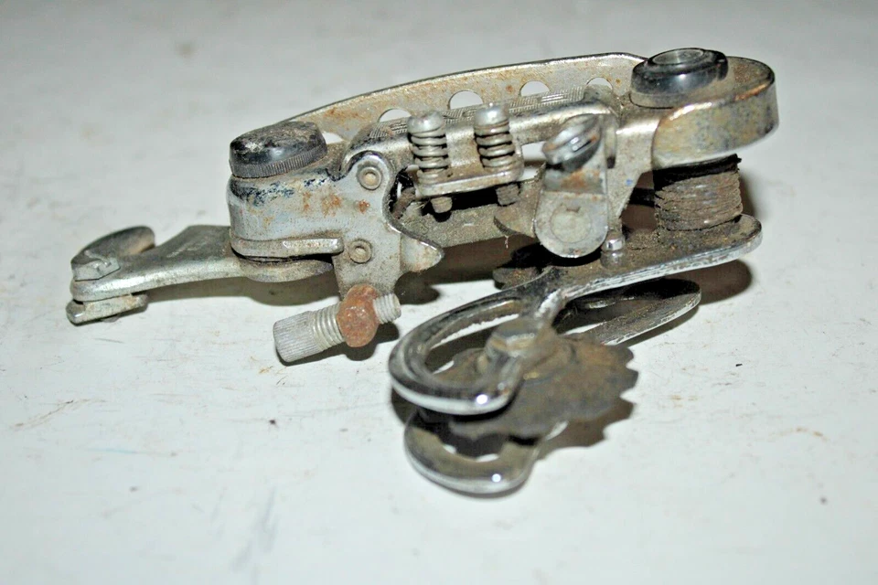 Shimano Eagle Vintage Rear Derailleur Medium Reach Silver 5 SPD Road USA Shipper - Image 3 of 4