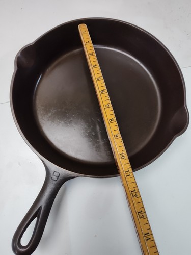 "Fully Restored" Griswold Cast Iron Skillet Pan Slant Logo 11" Seasoned Flat - Picture 6 of 7