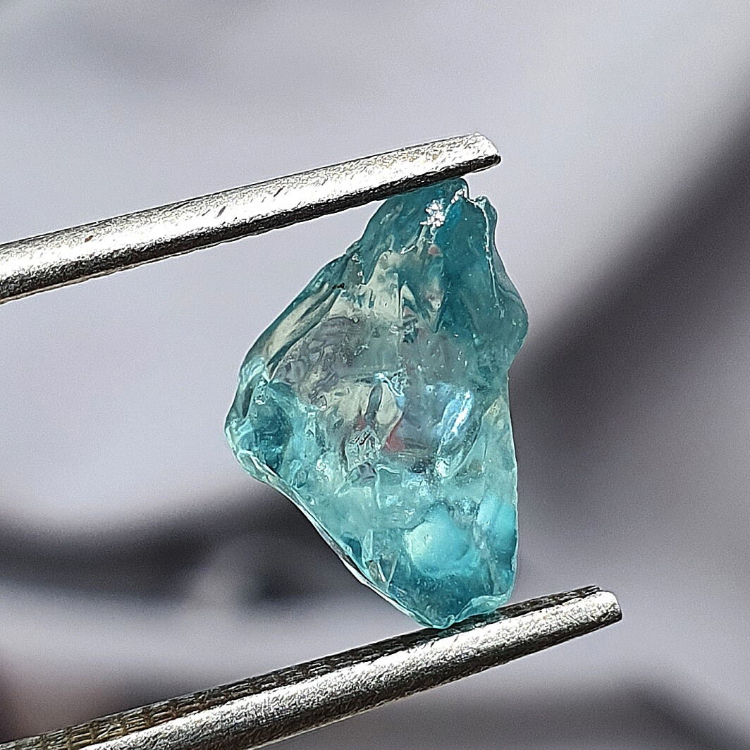 3,6 Ct, ct, TOP CRYSTAL Natural rough Blue Zircon gem From