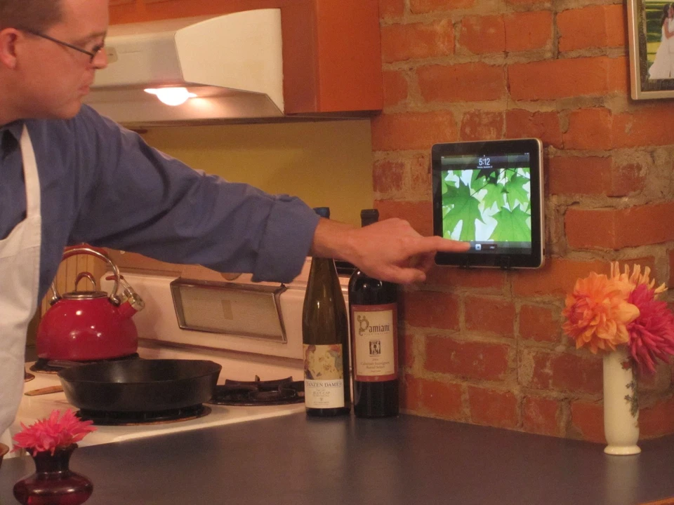 CASE of 34 Pad Brackets Wall Mount for Apple iPad -works w/ other tablets/phones - Image 4 of 4