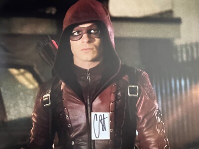 Colton Haynes arrow 16 x 12 signed card