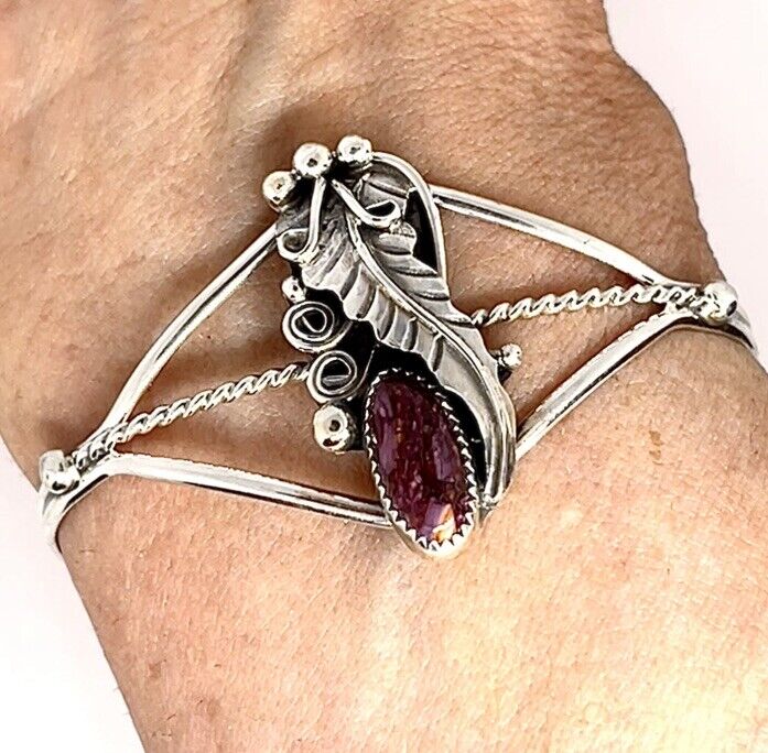 Fabulous Vintage Native American Navajo Signed Purple Spiny Heart Sterling Silver Bracelet Fabulous Vintage Native American Navajo Signed Purple Spiny Heart Sterling Silver Bracelet