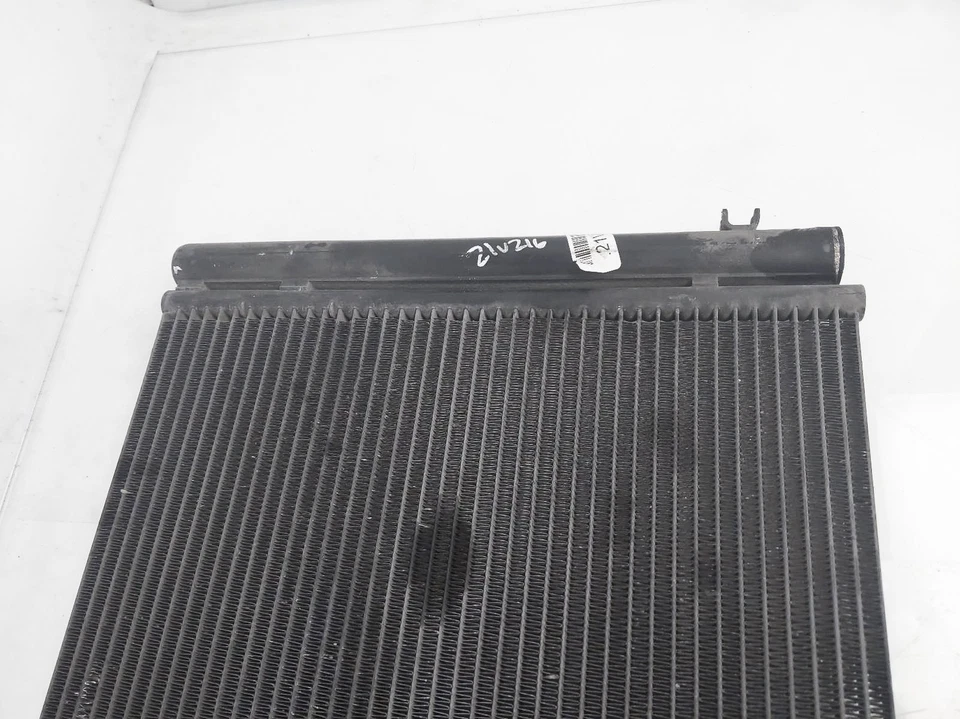 2006 Bmw 330I Ac A/C Air Conditioning Condenser 64-53-9-229-022 - Image 2 of 4