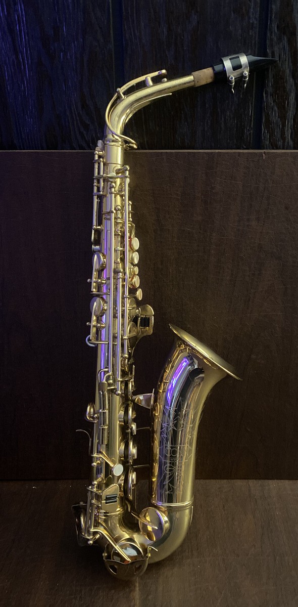 【中古】 Saxophone Serenade JMichaelLeonard ,ValerieBecker 1923 C.G. CONN SAXOPHONE NEW WONDER SERIES I, SILVER PLATE