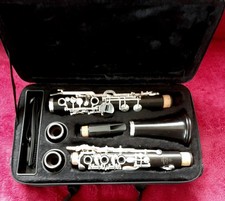 B - Klarinette " F. Arthur Uebel " Mod. 682 / generalüberholt