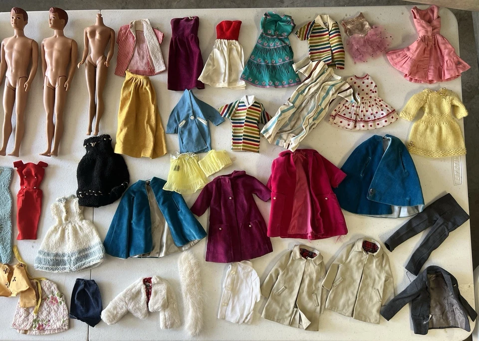 Vintage Early 60s Barbie Dolls & Cases BIG Lot - Tons of Clothes & Accessories - Image 4 of 4