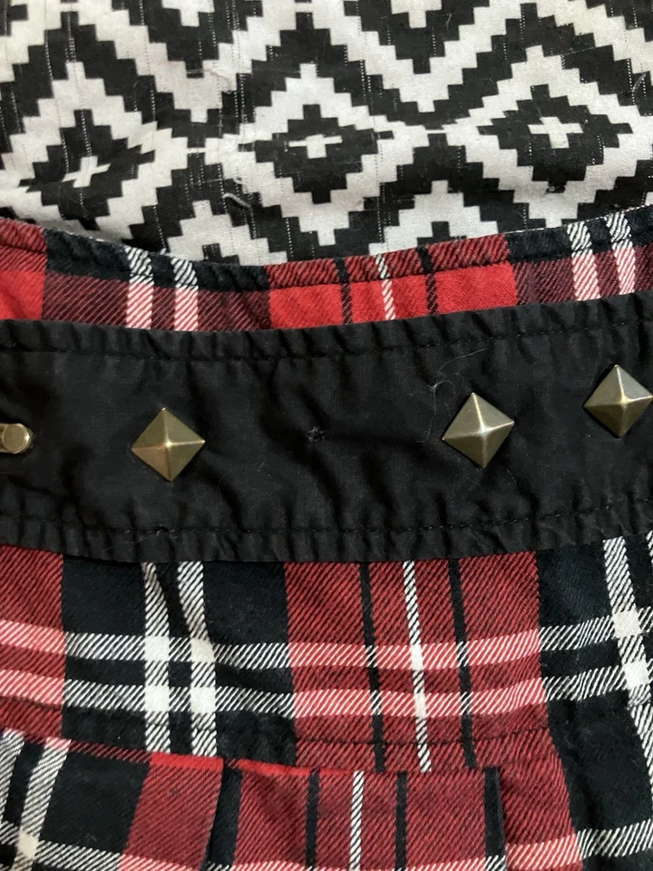Abbey Dawn 格子迷你裙 9 码红色 Avril Lavigne 朋克 Emo 哥特式 Y2k — 第 3/4 张图片