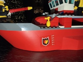 Lego 7207 City Fire Fire Boat Ship Retired 100% Complete With Manual