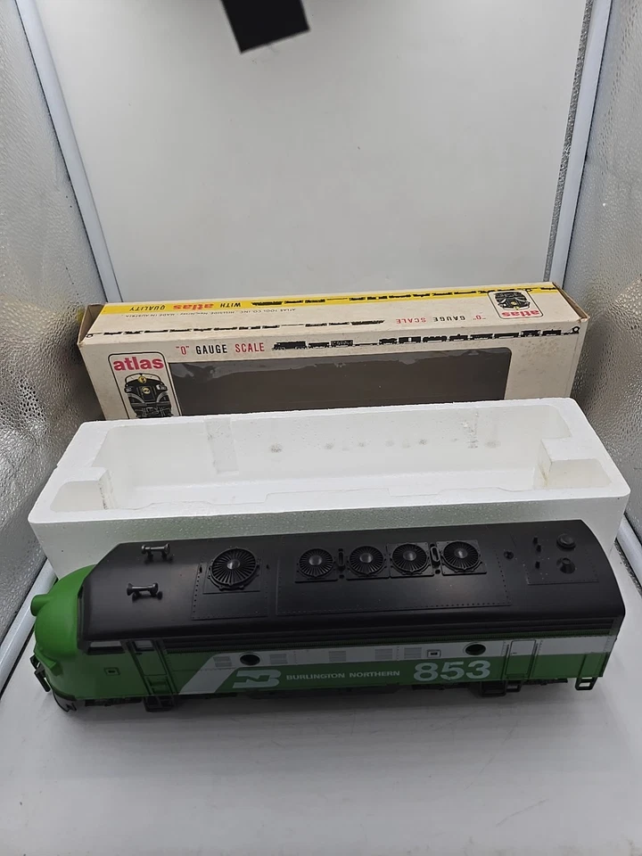 Atlas  O Gauge POWERED Burlington Northern F_9  Unit Diesel Locomotive  - Image 4 of 4