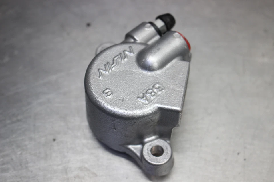 11-12 Suzuki GSX1250  Clutch Slave Cylinder Foto 2 de 4