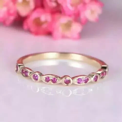 2 Karat runder im Labor erstellter rosa rubinfarbener Damen-Ehering 14K gelb vergoldet