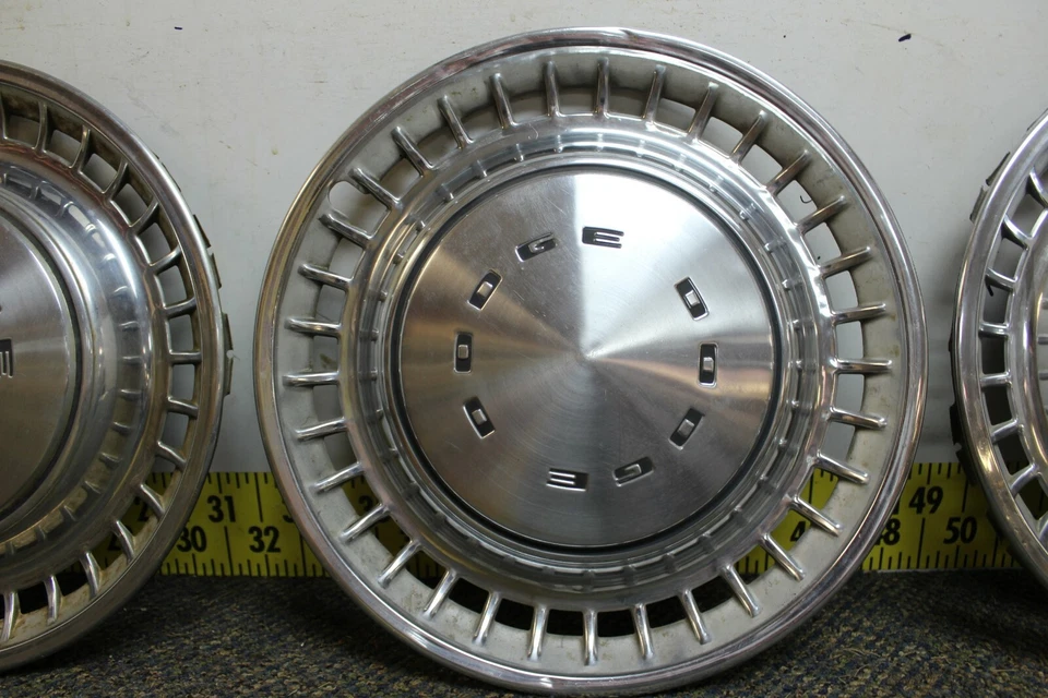 OEM Mopar Set of 4 14" Hub Caps 370 1972-76 Dodge Dart/Charger/Challenger (1634) - Image 4 of 4