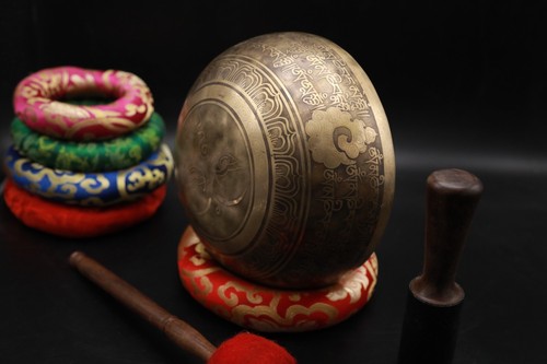 9" Healing Om Meditation Mantra Handmade Carved Singing Bowl Etching Tibetan Art - Picture 5 of 11