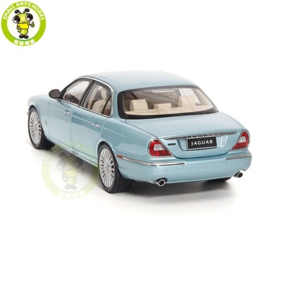 702-023 Almost Real 1/18 ジャガー XJ6 X350 Jaguar XJ6 X350 1:18