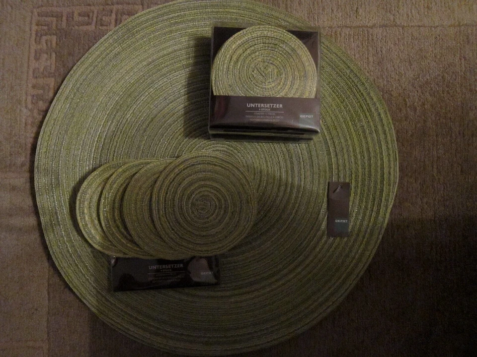 DEPOT 1 Pack = 4 Stck mini-Tischsets / Untersetzer "Bambus" rund Textil grasgrün