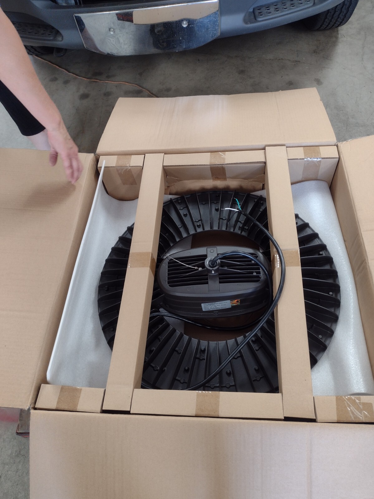 FLECO INDUSTRIES ROUND HIGH BAY LED 340W MODEL LRH24L340W55500LDMV50K