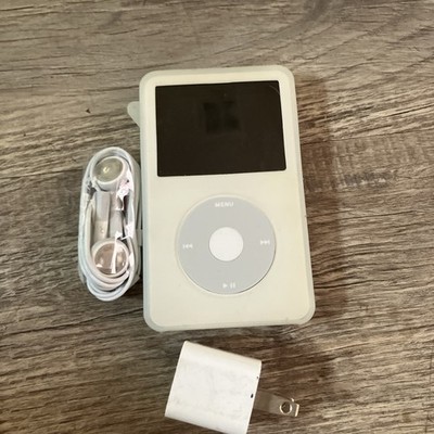 Apple iPod Classic 5th Gen A1136 MA446LL MP3 Media Player White