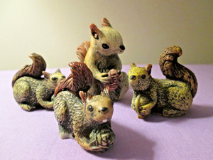 Lot Of 4 Miniature Bushy Tailed Squirrels Eating Nuts Figurines 2.5" & Smaller
