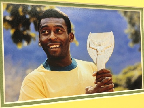 RARE Pele Brazil World Cup Signed Photo Display + COA + PROOF AUTOGRAPH 1970 - Picture 2 of 4