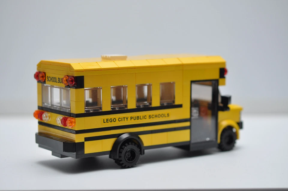 Autobús Escolar Amarillo Americano Modelo Personalizado Compatible Construido con Ladrillos LEGO® Reales Foto 2 de 3