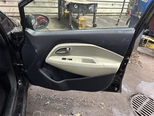 RIO       2013 Front Door Trim Panel 884363
