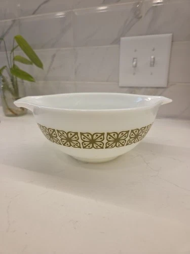 Vintage Pyrex Cinderella Mixing Bowl 442 Square Flower Verde Green 1-1/2 Qt