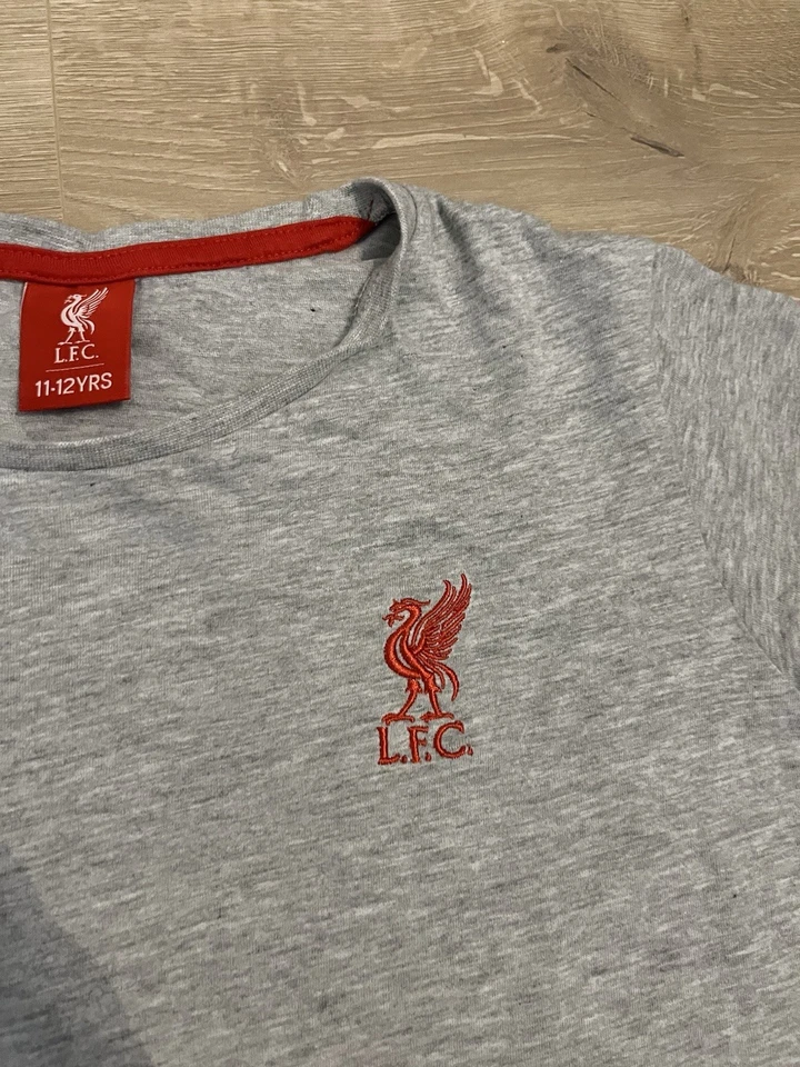 Liverpool T-shirt Age 11-12 - Image 3 of 4