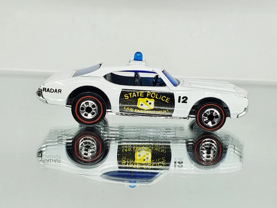Hot Wheels 1969 Redline Olds 442 Police Cruiser Car Very Rare W Canada on Base. - Image 4 of 4