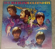 THE TURTLES SIGNED X2 GOLDEN HITS VINYL LP FLO & EDDIE HOWARD KAYLAN MARK VOLMAN