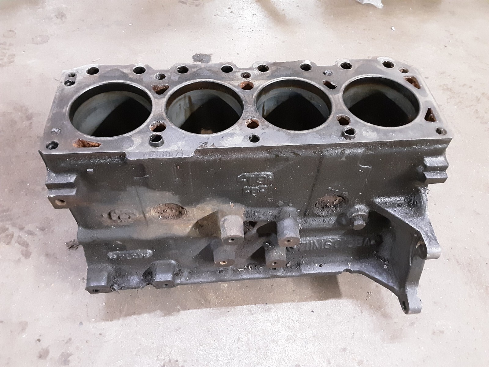 FORD XFLOW 1600 KENT ENGINE 711M SHORT MOTOR BLOCK CRANK RODS ...
