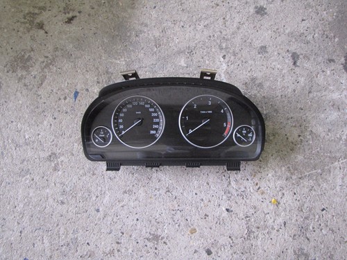 BMW 5er F10 F11 Tacho Kombiinstrument Diesel 9227614