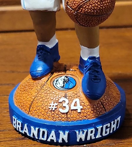 BOBBLE DOBBLES DALLAS MAVERICKS BRANDAN WRIGHT #34 BOBBLEHEAD 2007 - Picture 3 of 4