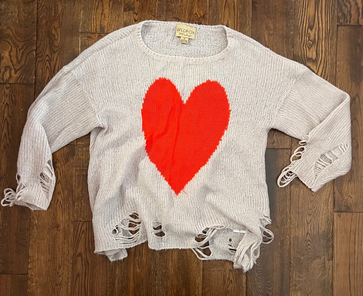 WILDFOX White Label Rare BIG HEART distressed sweater grey/lilac with red  heart
