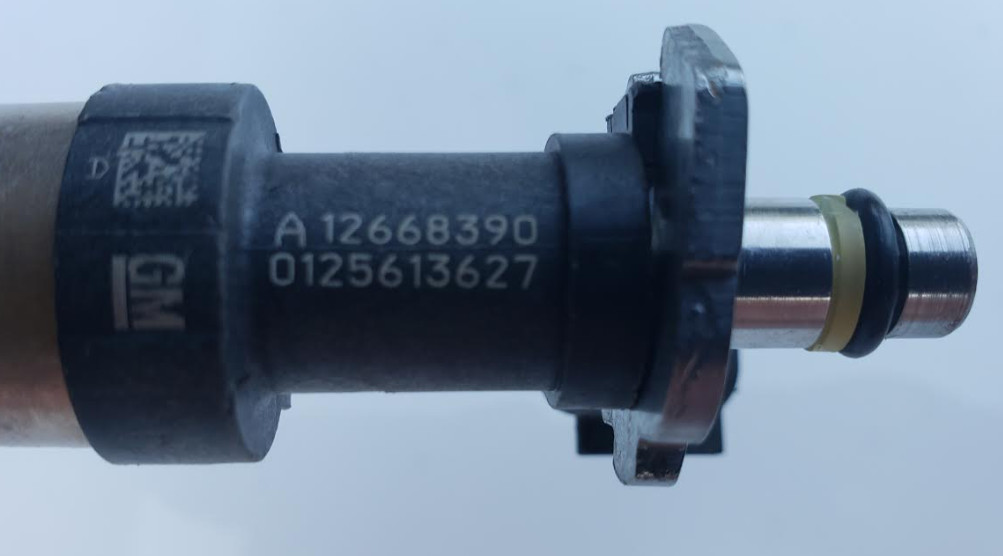 OEM GENERAL MOTORS 4.3 & 5.3 FUEL INJECTOR 12698484 12687650  