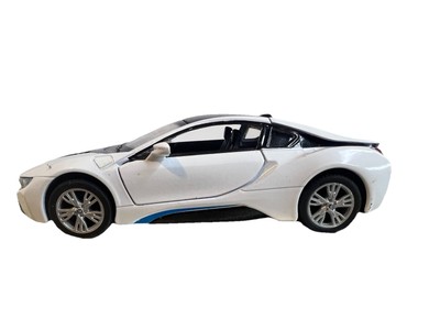 Kinsmart 5'' Die-cast: BMW i8 Hybrid Sports Car (White) 1/36 Scale