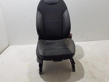 MERCEDES-BENZ GLA H247 Vorderer rechter Sitz 1.30 Petrol / electricity 23792595