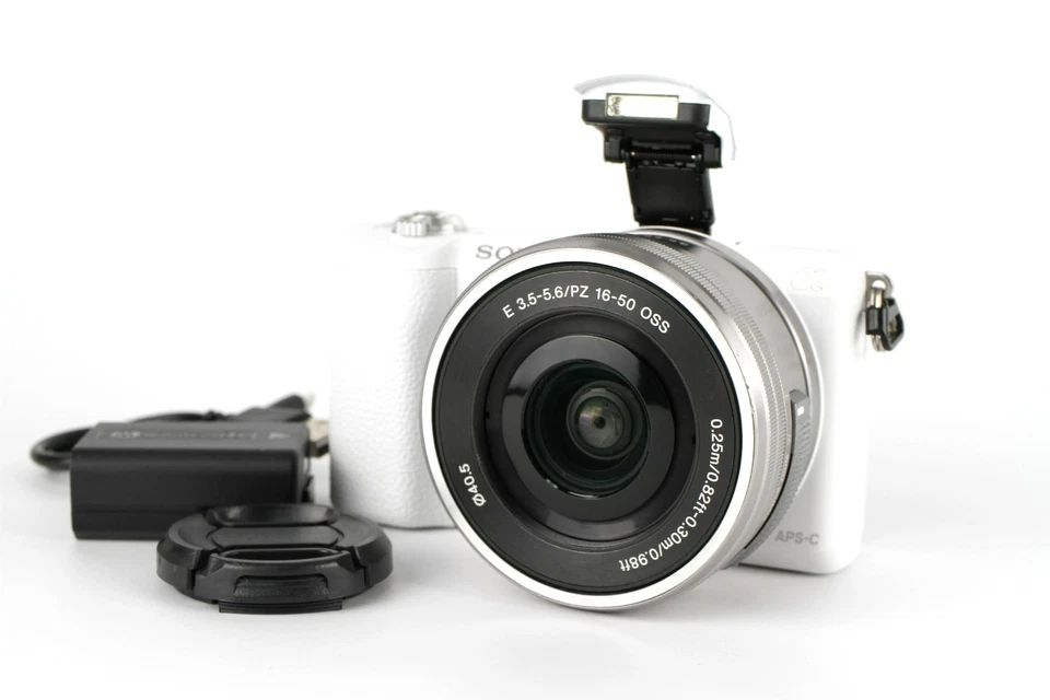 [Presque comme neuf s/c 3382] Sony Alpha A5100 avec 16-50 mm langue anglaise ... - Photo 2/4
