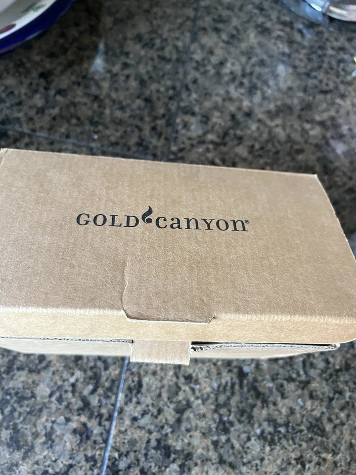 Candelabros Gold Canyon de vidrio martillado Foto 2 de 4