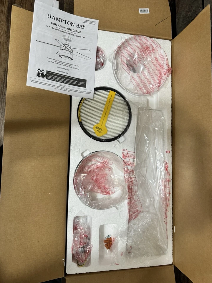 Ventilador de techo blanco interior Hampton Bay filtro de aire 48 pulgadas LED con kit de luz y control remoto Foto 3 de 4