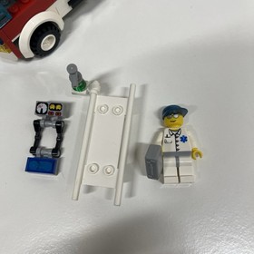 LEGO City: Ambulance (7890)