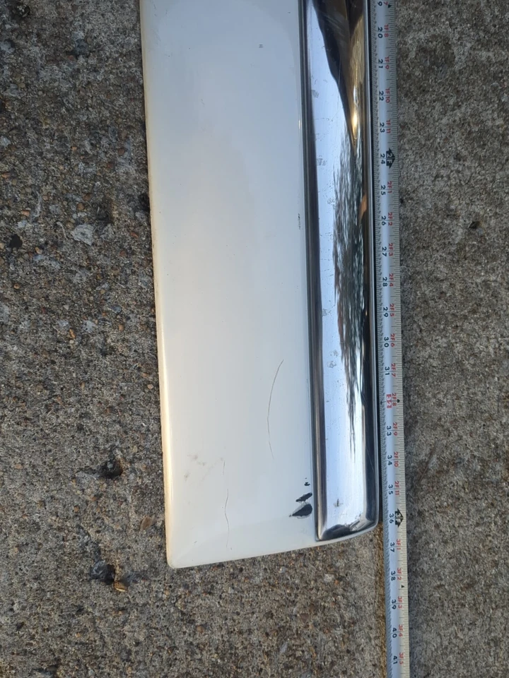 00-06 吉姆西育空 XL 后右右手乘客侧外门装饰成型白色 — 第 4/4 张图片