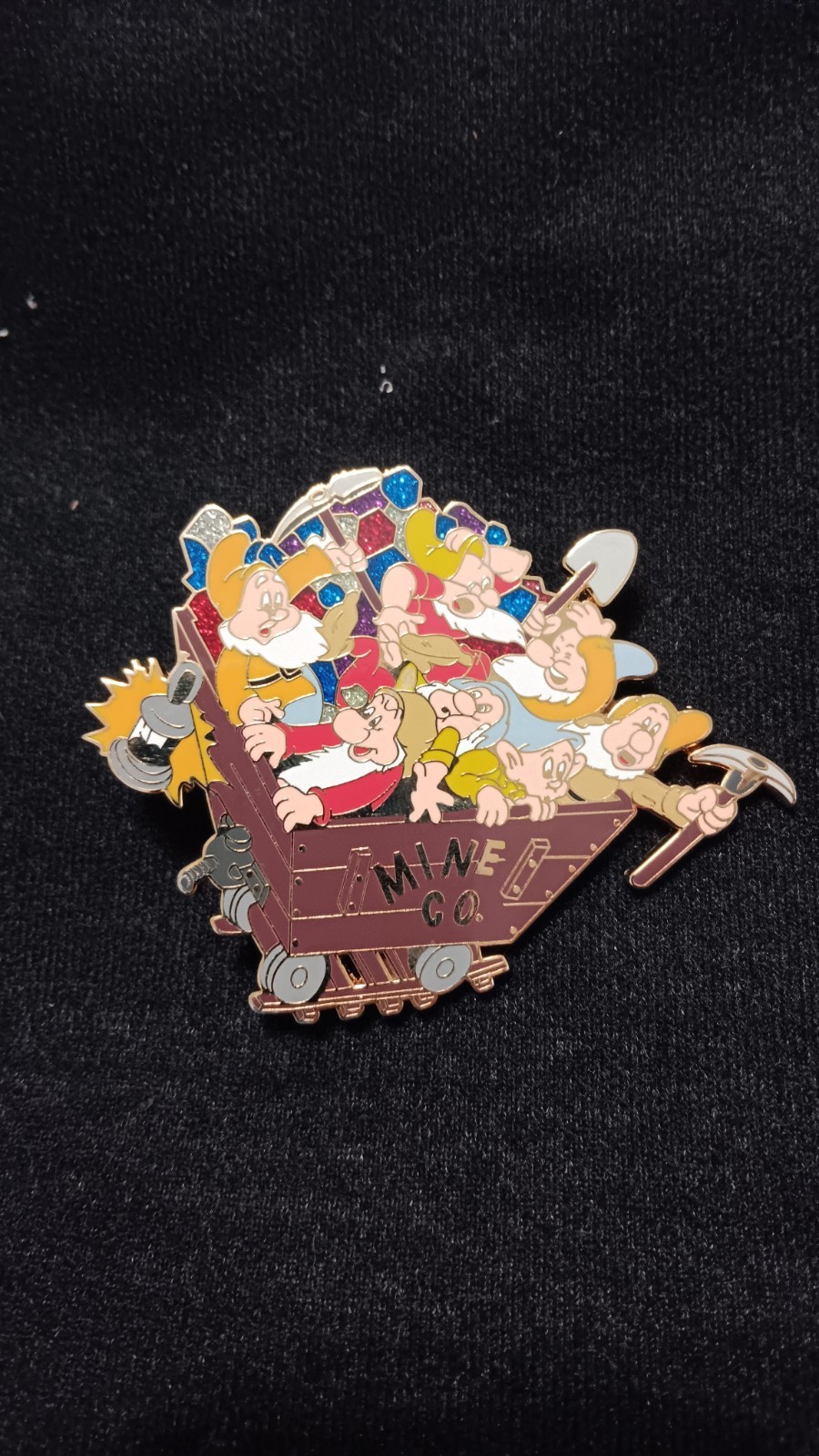 DisneyShopping 2007 Seven Dwarves Mine Co. LE 500 Pin