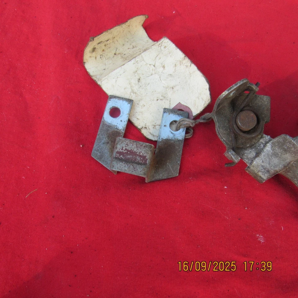 1965 1966 1967 Pontiac Gto Tempest Lemans trava de capô - Imagem 2 de 4