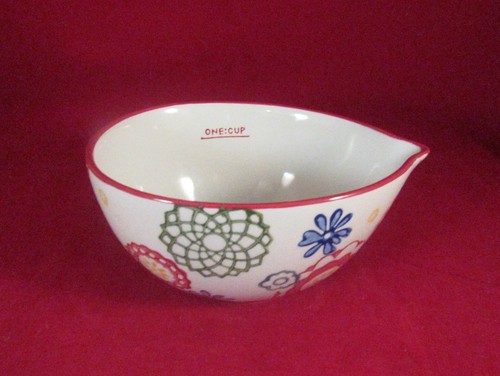 HAND PAINTED STONEWARE MEASURING CUP ( 1 CUP), EXCLUSIVELY FOR PIER 1 IMPORTS - Picture 1 of 2