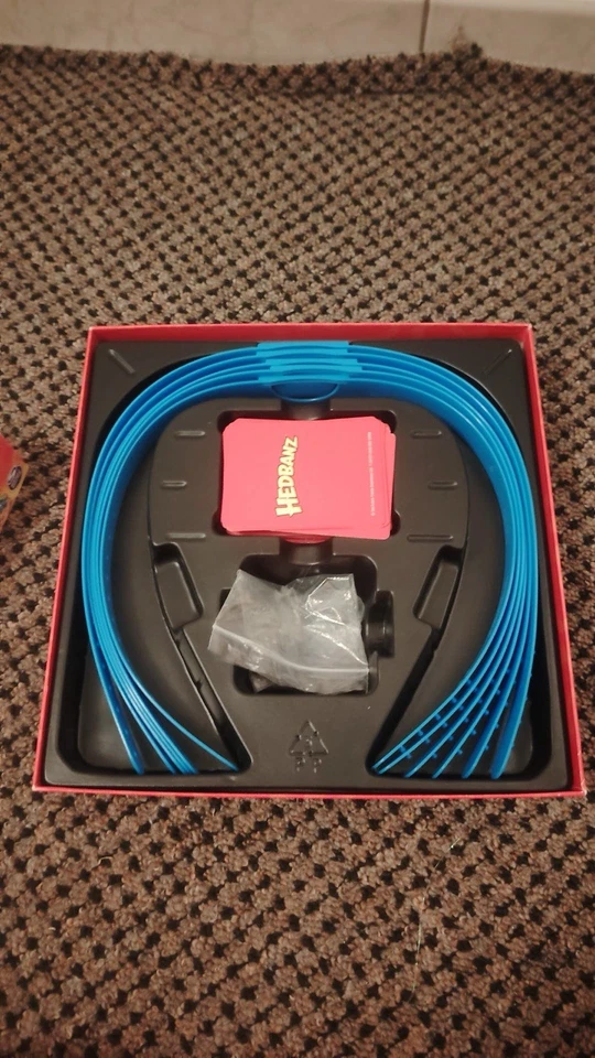 Ein Spiel für die ganze Familie. Macht sehr viel Spaß. - Bild 2 von 2