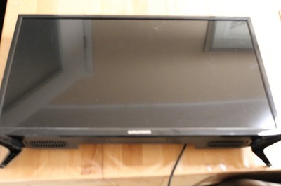 GRUNDIG 24'' TV   mit Fernbediehnung  220-240 V - 50/60 Hz