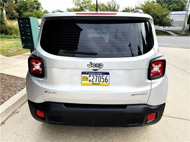 2016 Jeep Renegade - Image 4 of 4