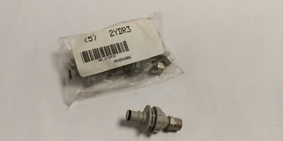 NS4D40006 3/8'' PTF Valved Panel Mount Coupling Insert 3/8 PTF 2YDR3 COLDER 