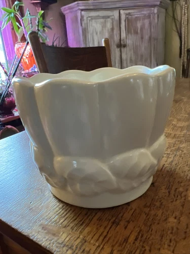 Vintage 50’s Red Wing Cream White Pottery Pot Vase Planter Leaves USA