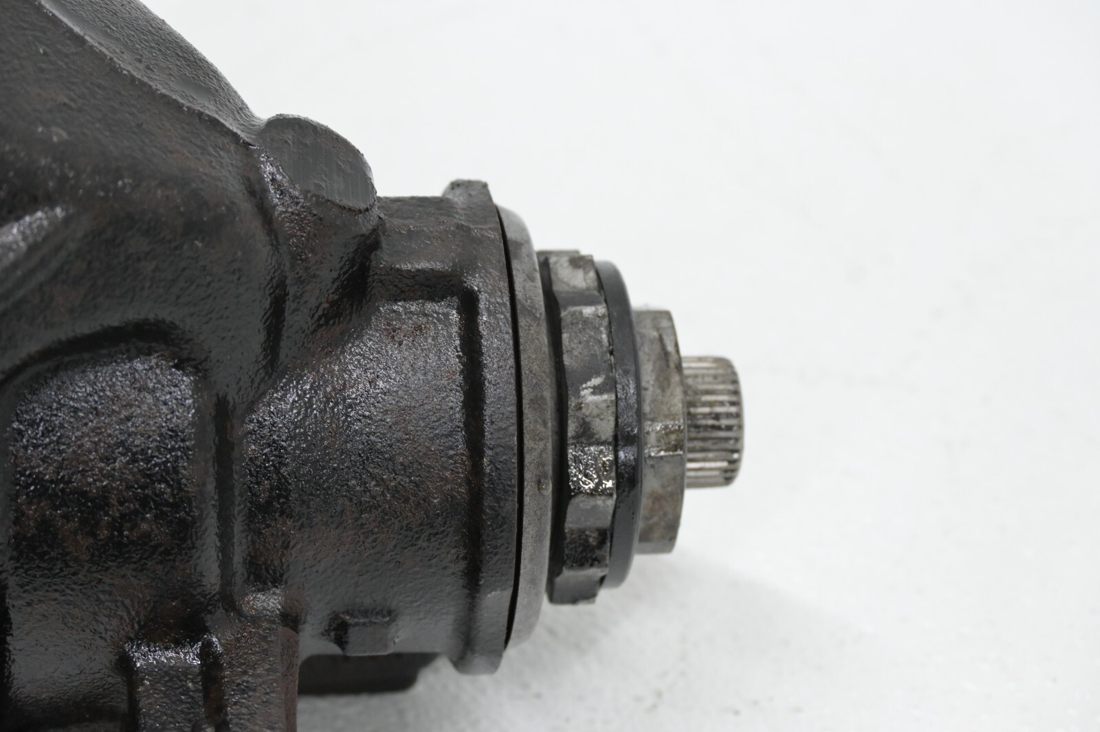 Genuine OEM Differential Carrier for BMW 33107576667 for sale 
